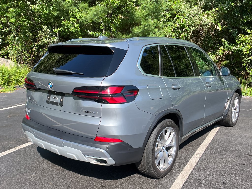 Used 2025 BMW X5 xDrive40i w/ Premium Package AWD/4WD image 5