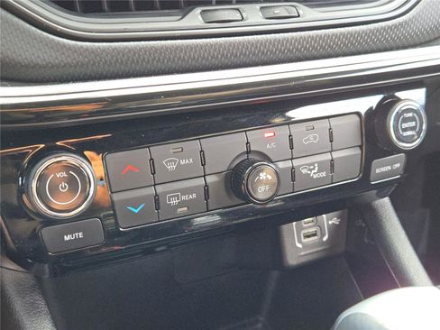 Certified 2024 Jeep Compass Latitude w/ Altitude Special Edition image 29