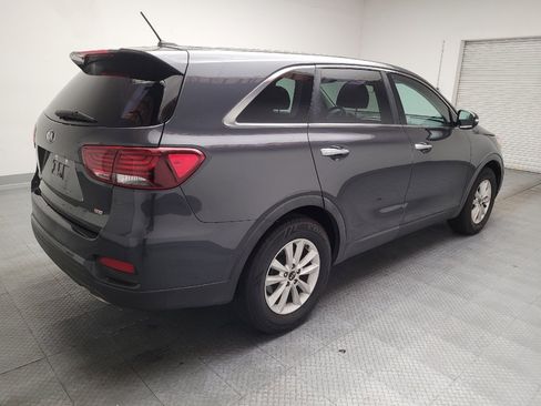 Used 2019 Kia Sorento FWD image 9