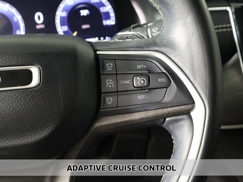 Used 2022 Jeep Grand Cherokee L Limited image 3