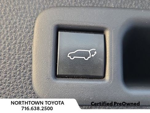 Used 2020 Toyota Highlander Limited Platinum image 10