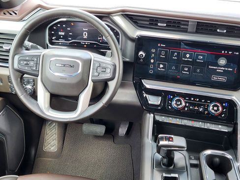Used 2023 GMC Sierra 1500 Denali w/ Denali Reserve Package AWD/4WD image 10