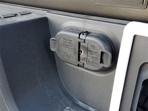 New 2025 Toyota Tacoma TRD Off-Road image 7