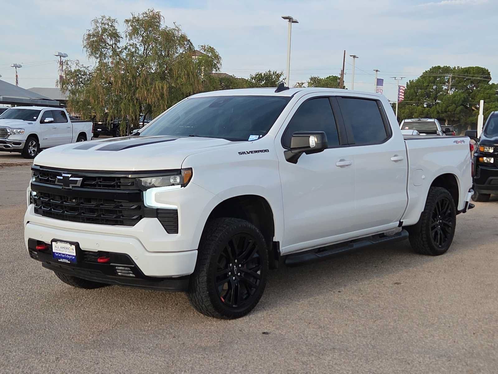 Used 2024 Chevrolet Silverado 1500 RST w/ Rally Edition AWD/4WD image 4