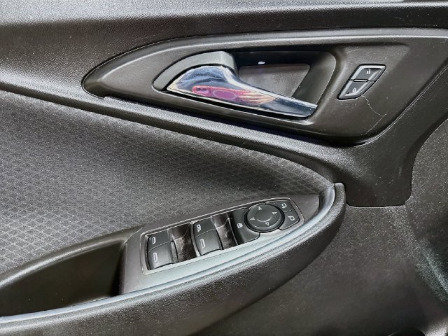 Used 2016 Chevrolet Malibu LT FWD image 17