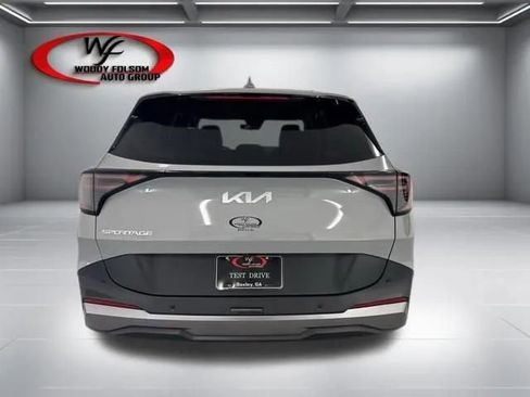 Used 2026 Kia Sportage EX FWD image 6