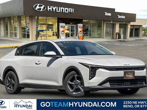 Used 2025 Kia K4 FWD image 1