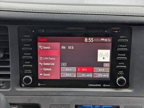 Used 2019 Toyota Sienna SE image 12