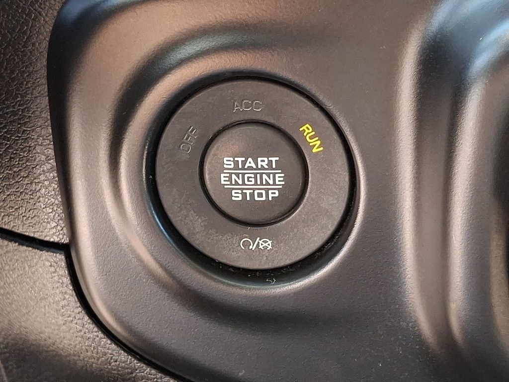 Used 2020 Jeep Gladiator Overland AWD/4WD image 24