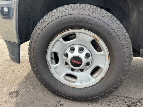 Used 2018 GMC Sierra 2500 Pickup 2D 8 ft image 22