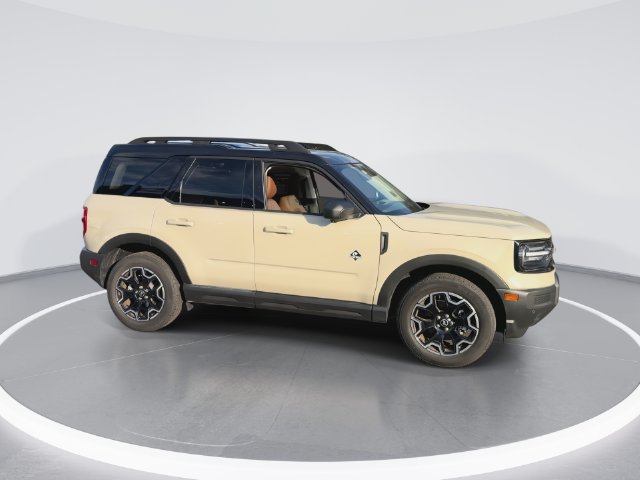 Used 2025 Ford Bronco Sport Outer Banks w/ Outer Banks Tech Package+ AWD/4WD image 2