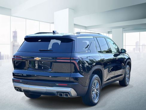 Used 2024 Chevrolet Traverse LT AWD/4WD image 4