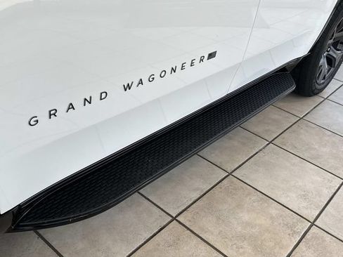New 2026 Jeep Grand Wagoneer Limited w/ Convenience Group I AWD/4WD image 8