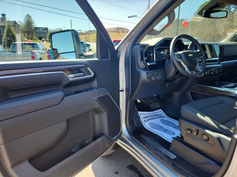 New 2026 Chevrolet Silverado 3500 LT w/ Convenience Package image 7