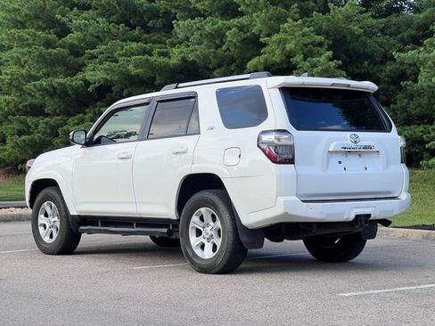 Used 2021 Toyota 4Runner SR5 Premium w/ Moonroof Package AWD/4WD image 2