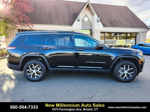 Used 2024 Jeep Grand Cherokee L Limited w/ Luxury Tech Group II image 6