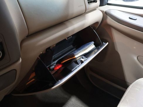 Used 1999 Ford F350 Lariat image 26