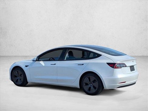 Used 2021 Tesla Model 3 Standard Range Plus image 8