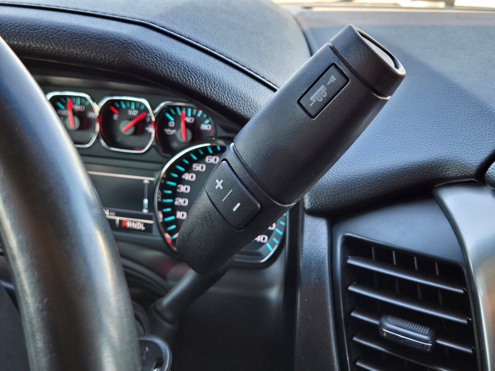 Used 2020 Chevrolet Tahoe LS RWD image 25