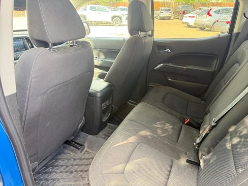 Used 2021 Chevrolet Colorado LT AWD/4WD image 17
