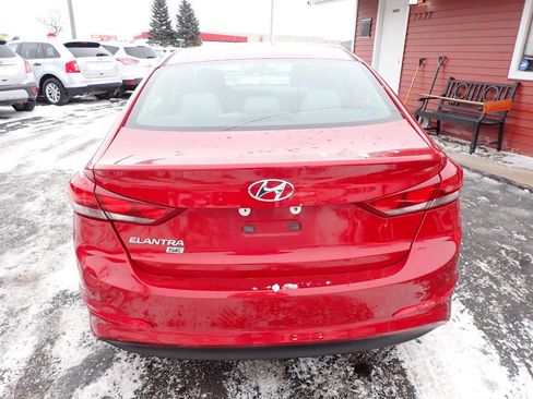 Used 2018 Hyundai Elantra SE image 5