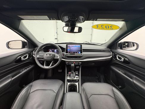 Used 2023 Jeep Compass High Altitude AWD/4WD image 3