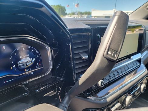 Used 2024 Chevrolet Silverado 1500 LT w/ Protection Package AWD/4WD image 23