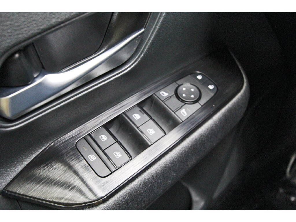 Used 2026 Nissan Kicks SV w/ SV Premium Package FWD image 19