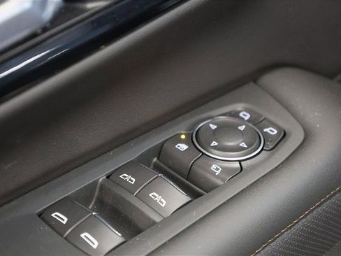 New 2026 Chevrolet Suburban High Country AWD/4WD image 33