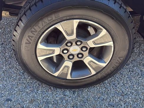 Used 2016 Chevrolet Colorado Z71 AWD/4WD image 37