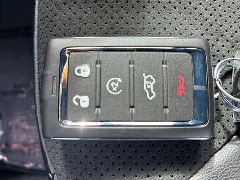 New 2025 Jeep Grand Cherokee L Laredo image 28