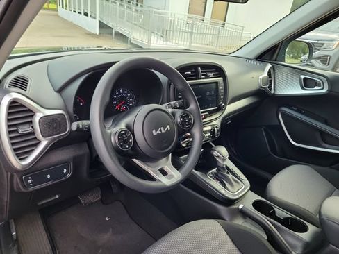 Used 2022 Kia Soul LX FWD image 18