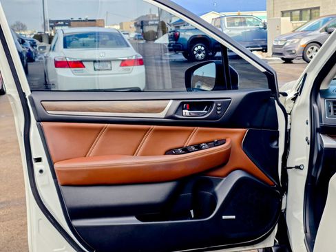 Used 2019 Subaru Outback 2.5i Touring w/ Popular Package #3A image 9