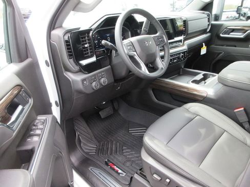 New 2026 Chevrolet Silverado 3500 LT w/ Trail Boss Package AWD/4WD image 16