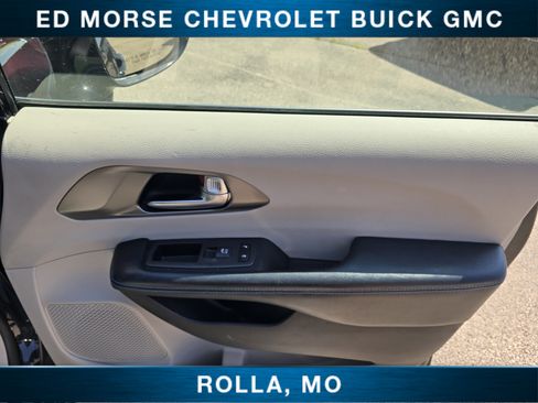 Used 2021 Chrysler Pacifica Touring-L FWD image 20