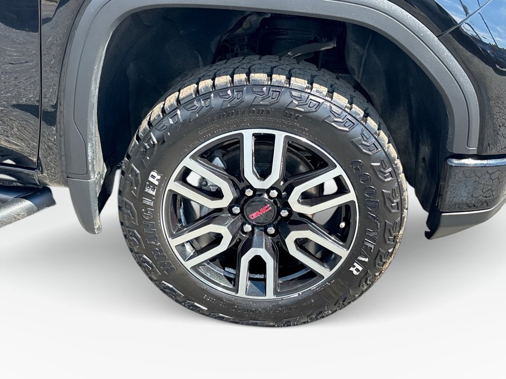 Used 2024 GMC Sierra 1500 AT4 w/ Technology Package AWD/4WD image 12