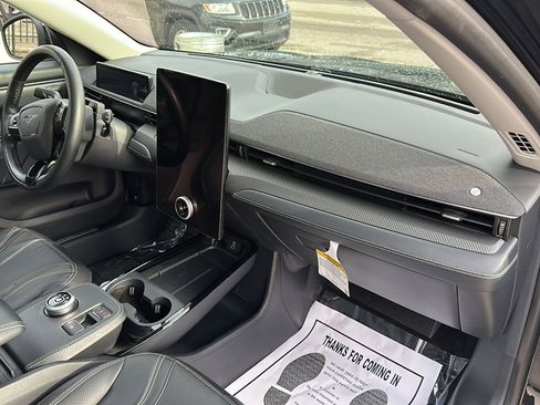 Used 2021 Ford Mustang Mach-E Premium image 14