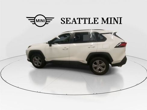 Used 2023 Toyota RAV4 LE AWD/4WD image 6