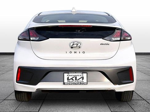 Used 2021 Hyundai Ioniq Limited image 4