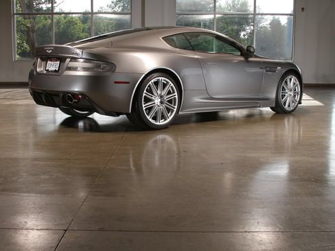 Used 2009 Aston Martin DBS Coupe RWD image 10