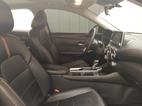 Used 2023 Nissan Sentra SR w/ SR Premium Package FWD image 21