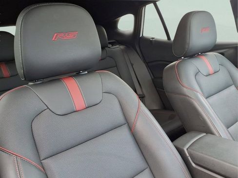 Used 2025 Chevrolet Trax RS w/ Sunroof Package image 18