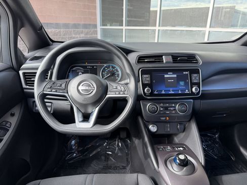 Used 2025 Nissan Leaf S FWD image 16