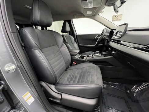 Used 2024 Mitsubishi Outlander SE image 11