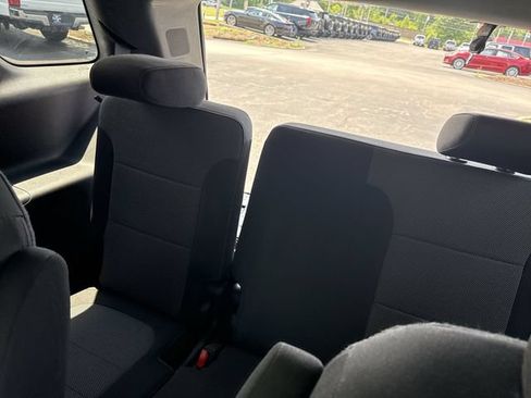 Used 2019 Chevrolet Traverse LT FWD image 25