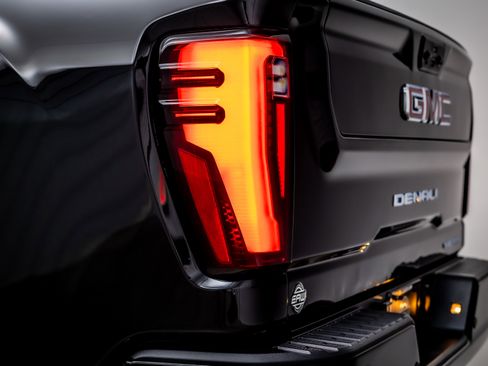 Used 2024 GMC Sierra 3500 Denali w/ Denali Reserve Package image 12