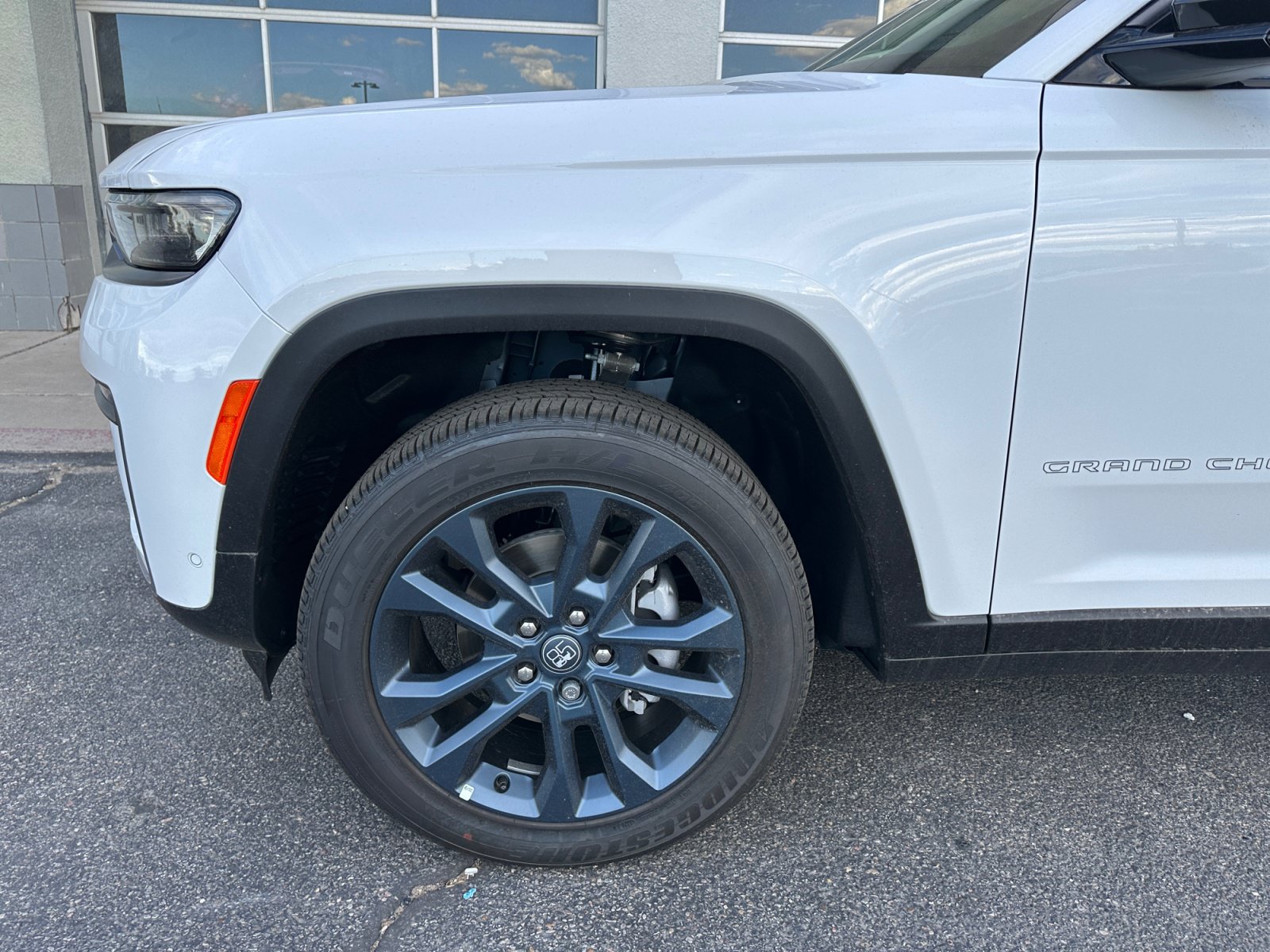 New 2026 Jeep Grand Cherokee Limited AWD/4WD image 9