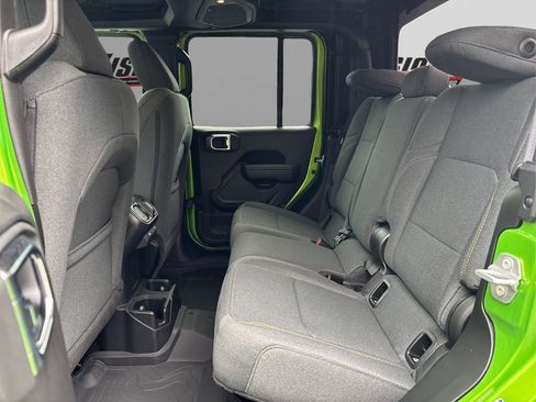 New 2025 Jeep Gladiator Sport image 10