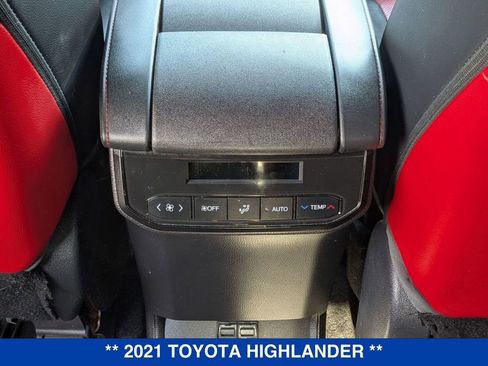 Used 2021 Toyota Highlander XSE image 28