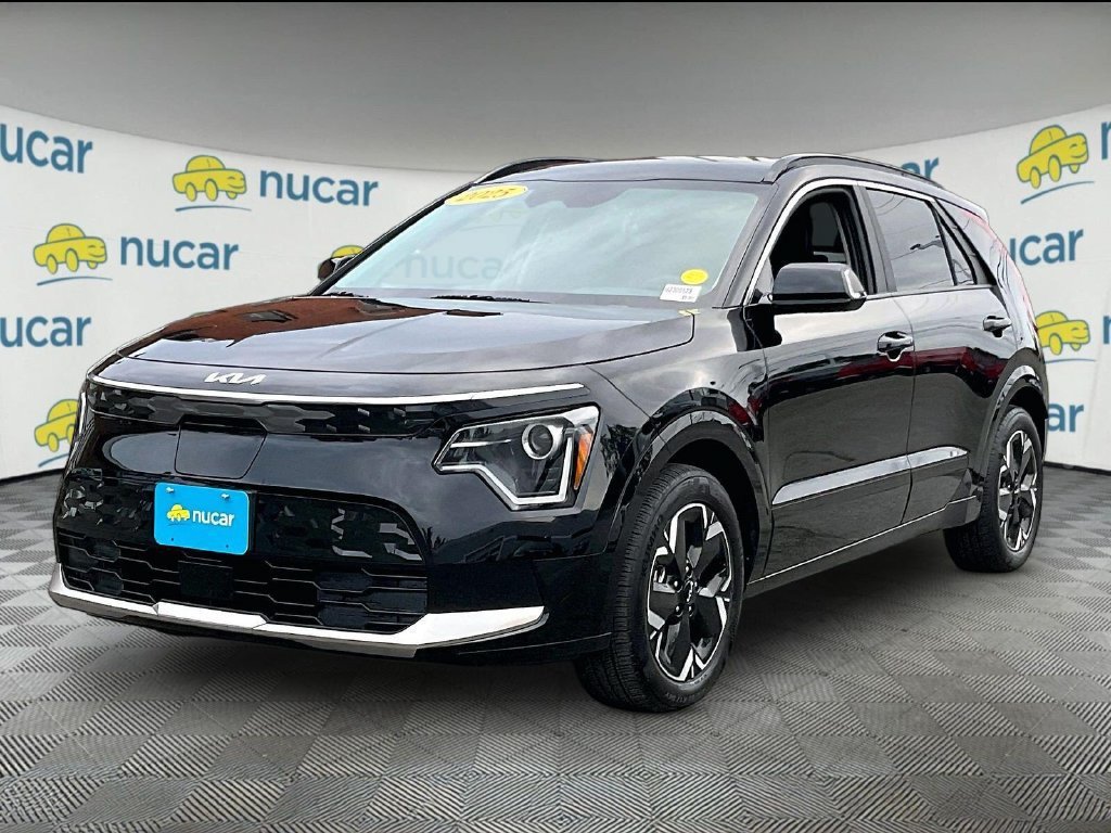 Used 2025 Kia Niro Wind w/ Wind Preserve Package FWD image 3